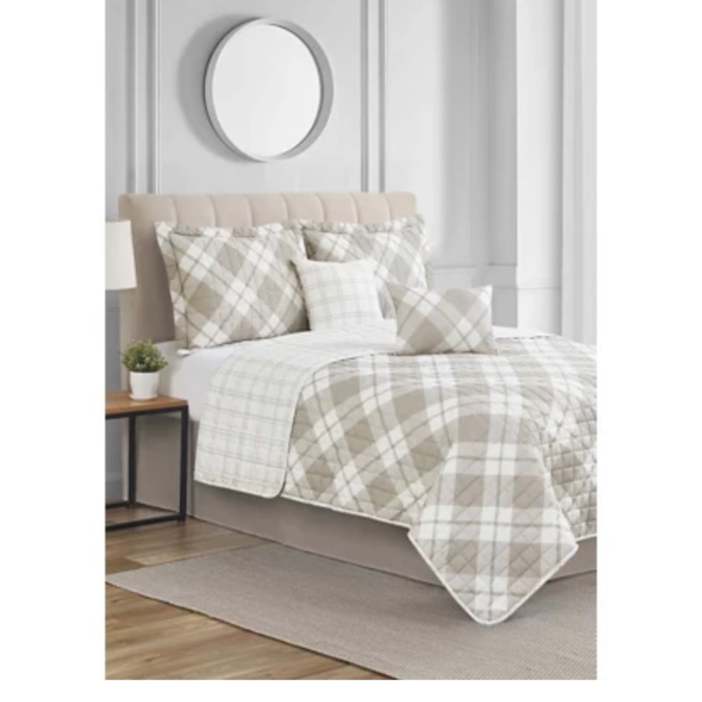 Modern. Southern. Home.™ Campo Plaid Quilt Set